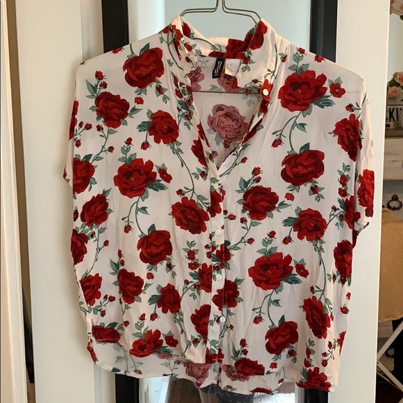 Divided Tops - Rose floral button up short sleeve blouse